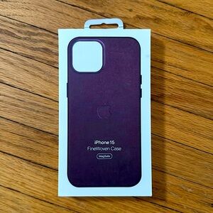 Apple iPhone 15 FineWoven Case with Magsafe